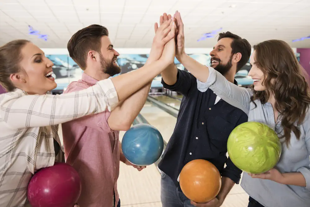 Sortie d'entreprise Bowling Team building Suisse - bowling activité entreprise Funprod