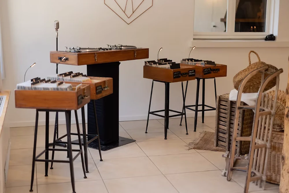 Vinyles party, Bar a vinyles soirée entreprise animation dj disques vinyles Vinyles party, Bar a vinyles soirée entreprise animation dj disques vinyles